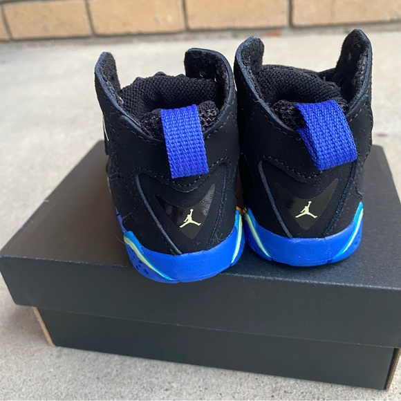 NWT Jordan True Flight Toddler Sneaker Size 4C Black and Royal Blue - Picture 9 of 16